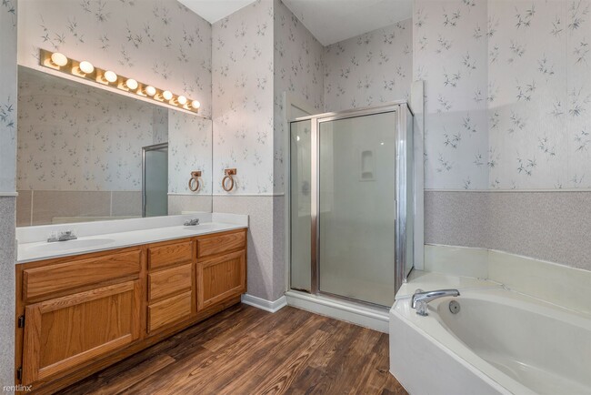 Building Photo - 3 br, 2 bath House - 1208 Bayou Woods Dr 1...