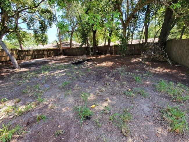 Building Photo - 4846 Royal Palm Ave