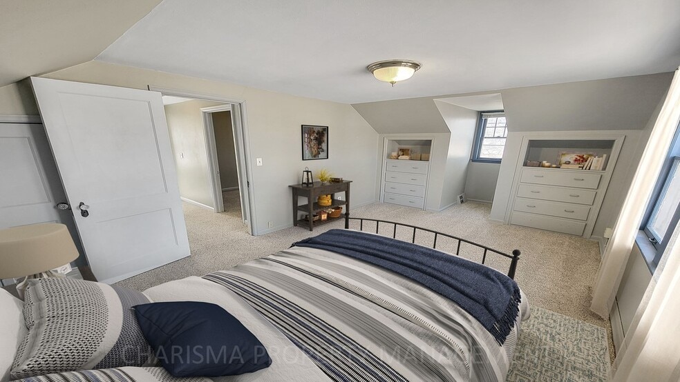 Building Photo - 700 S Hawthorne Ave