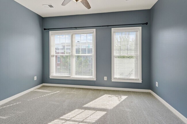 Building Photo - 3 bedroom 2.5 bathroom TownHome // Brookland//Garage Parking & Rooftop Deck