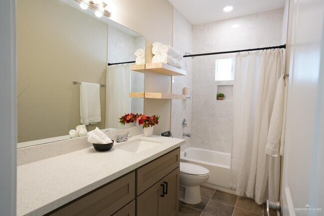 Building Photo - 26 N 59th St