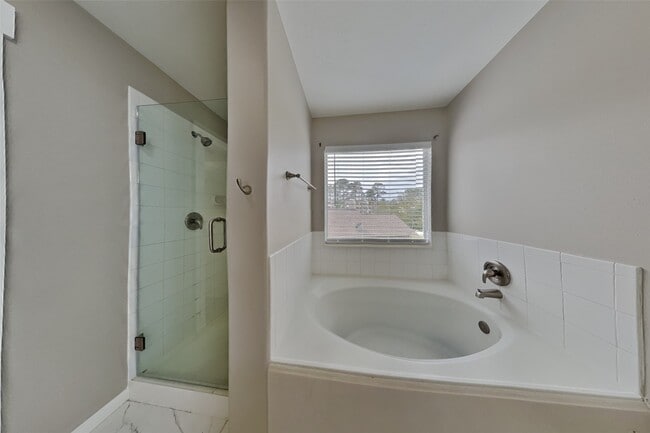 Building Photo - 2506 Buckminster Dr