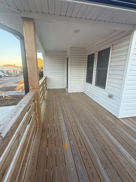 Building Photo - 213 W Palmetto St