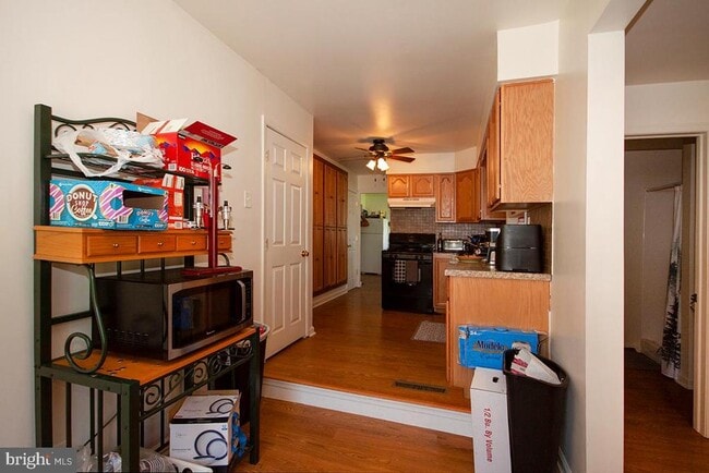 Building Photo - 10 Sherwood Ln