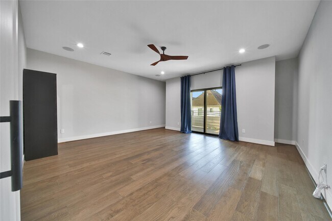 Building Photo - 1212 E 29th St