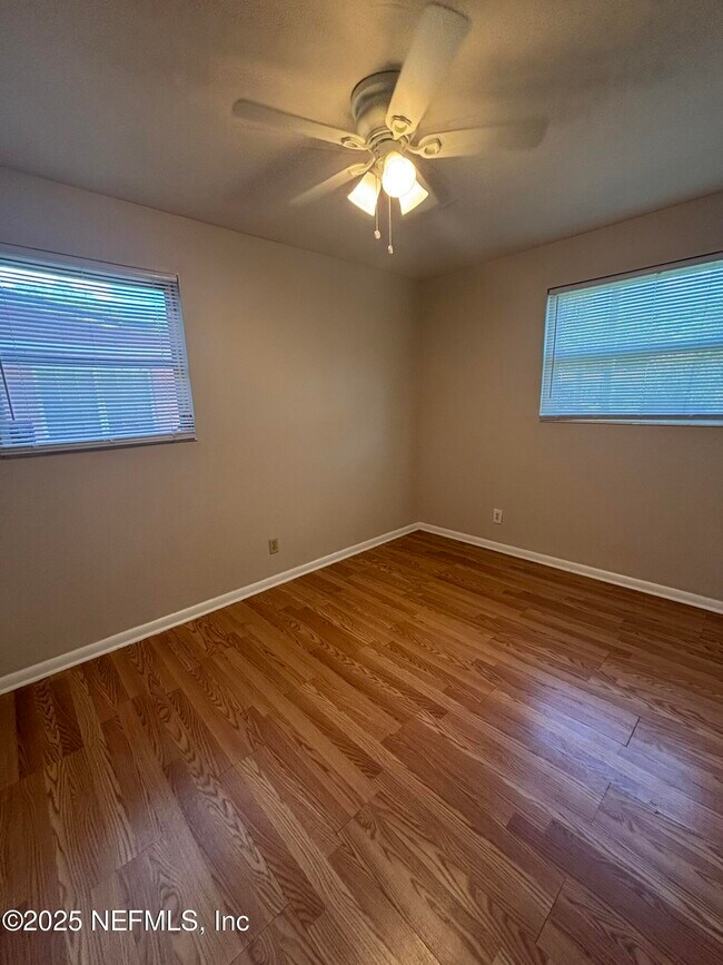 Building Photo - 2148 Bunting Dr