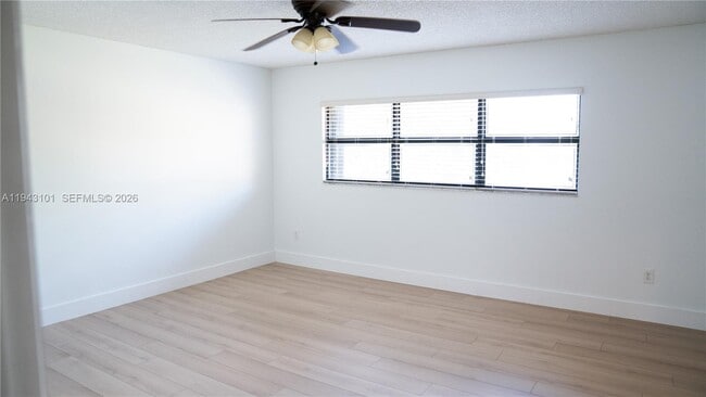 Building Photo - 9023 SW 113th Pl Cir W