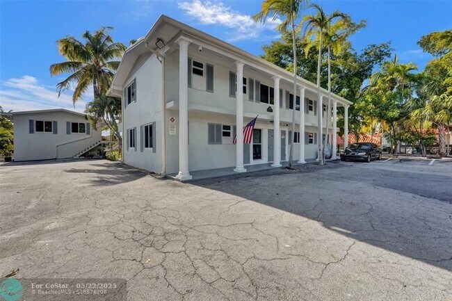 Building Photo - 1821 Middle River Dr