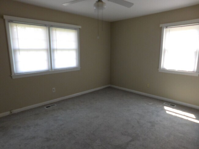 Building Photo - 509 W Wilson Creek Dr