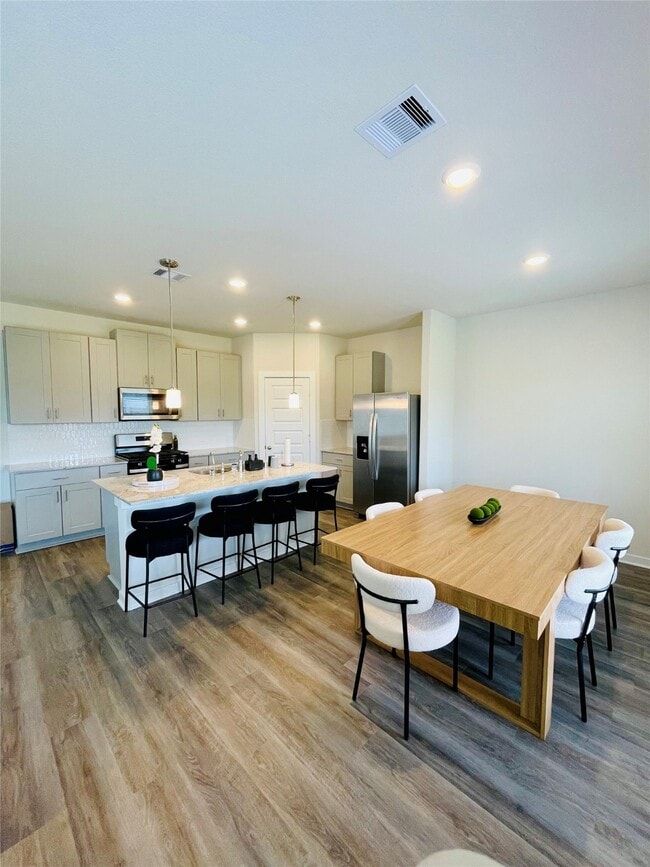 Building Photo - 16628 Sterling Clf St