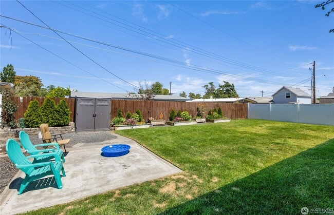 Building Photo - Like-New 3 bed 2 bath w/ Garage