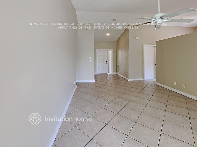 Building Photo - 5521 SW 58th Ct