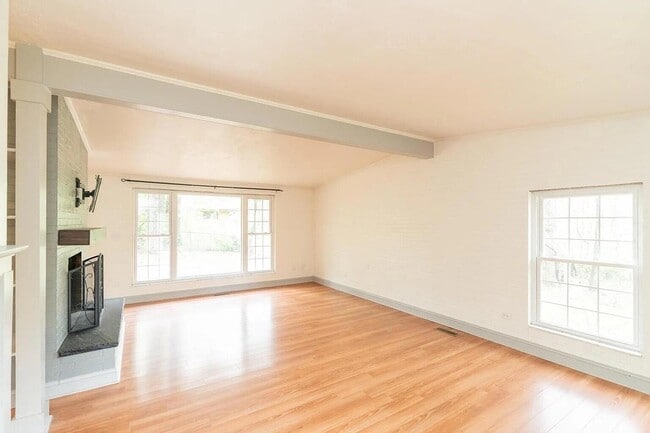 Building Photo - 203 Hathaway Dr