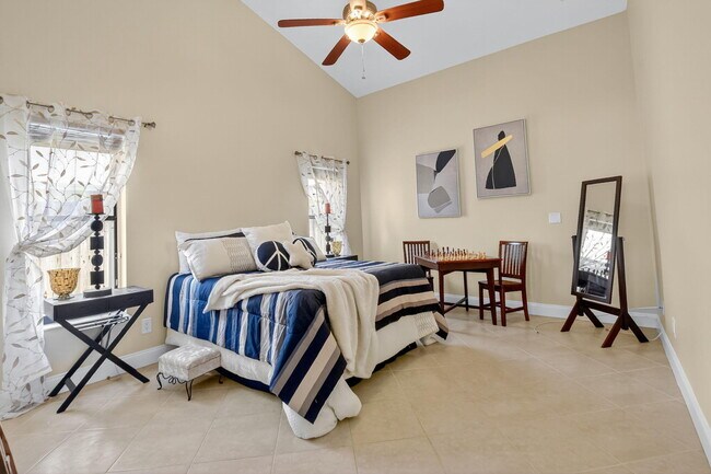 Building Photo - 1002 Julia Heights Dr