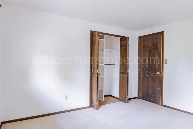 Building Photo - 3427 Clubheights Dr