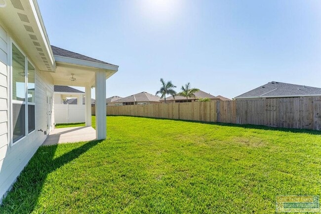 Building Photo - 18 S Bay Hill Dr