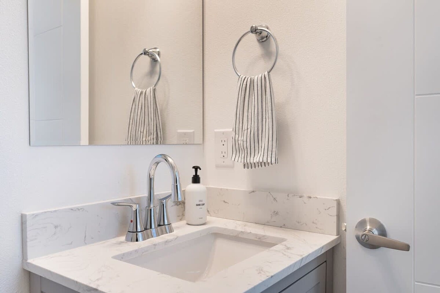 Building Photo - 703 N 104th St