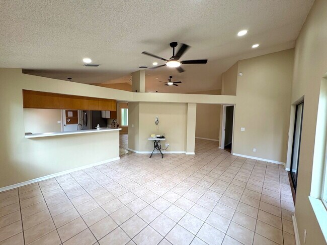 Building Photo - Charming 3-Bedroom Home in the Sought-Afte...