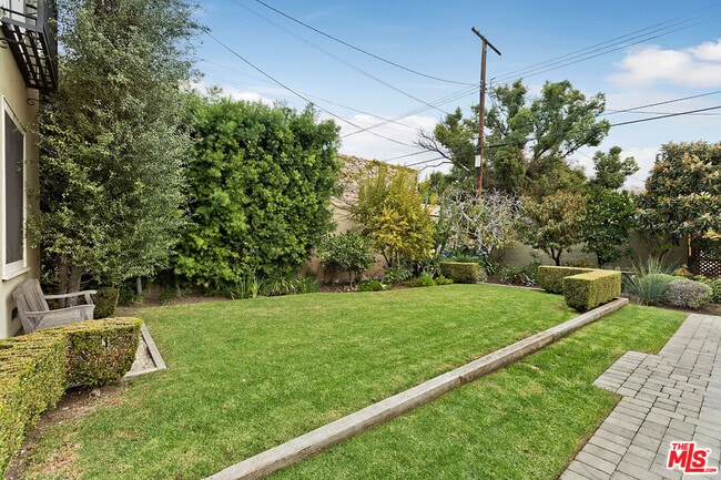 Building Photo - 614 Beachwood Dr