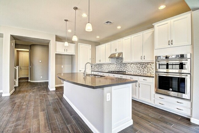 Building Photo - Highly sought neighborhood, stunning home!