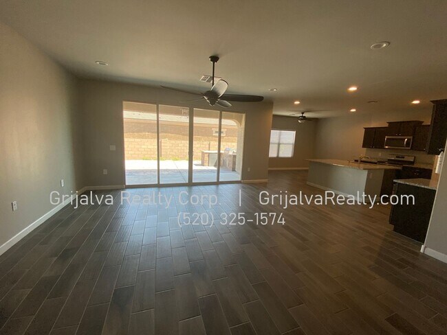 Building Photo - Newer 4 BR Home in Sahuarita for Rent **MO...