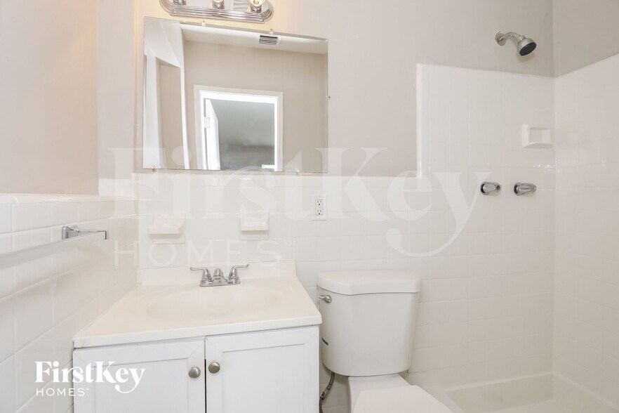 Building Photo - 6331 Southgate Blvd