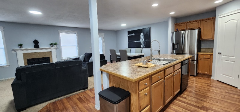 Building Photo - 1122-1122 SW Mayflower