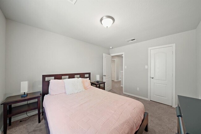 Building Photo - 7410 Arabian Moon Trail