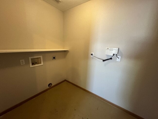 Building Photo - 36/38 Amy Lynn Drive