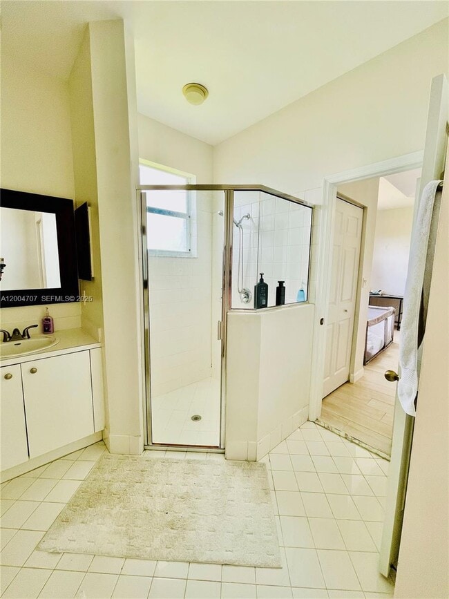 Building Photo - 4006 NE 20th St