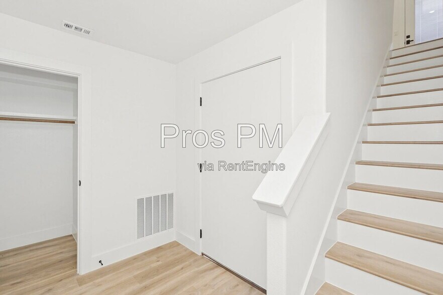 Building Photo - 2226 Shea Rd