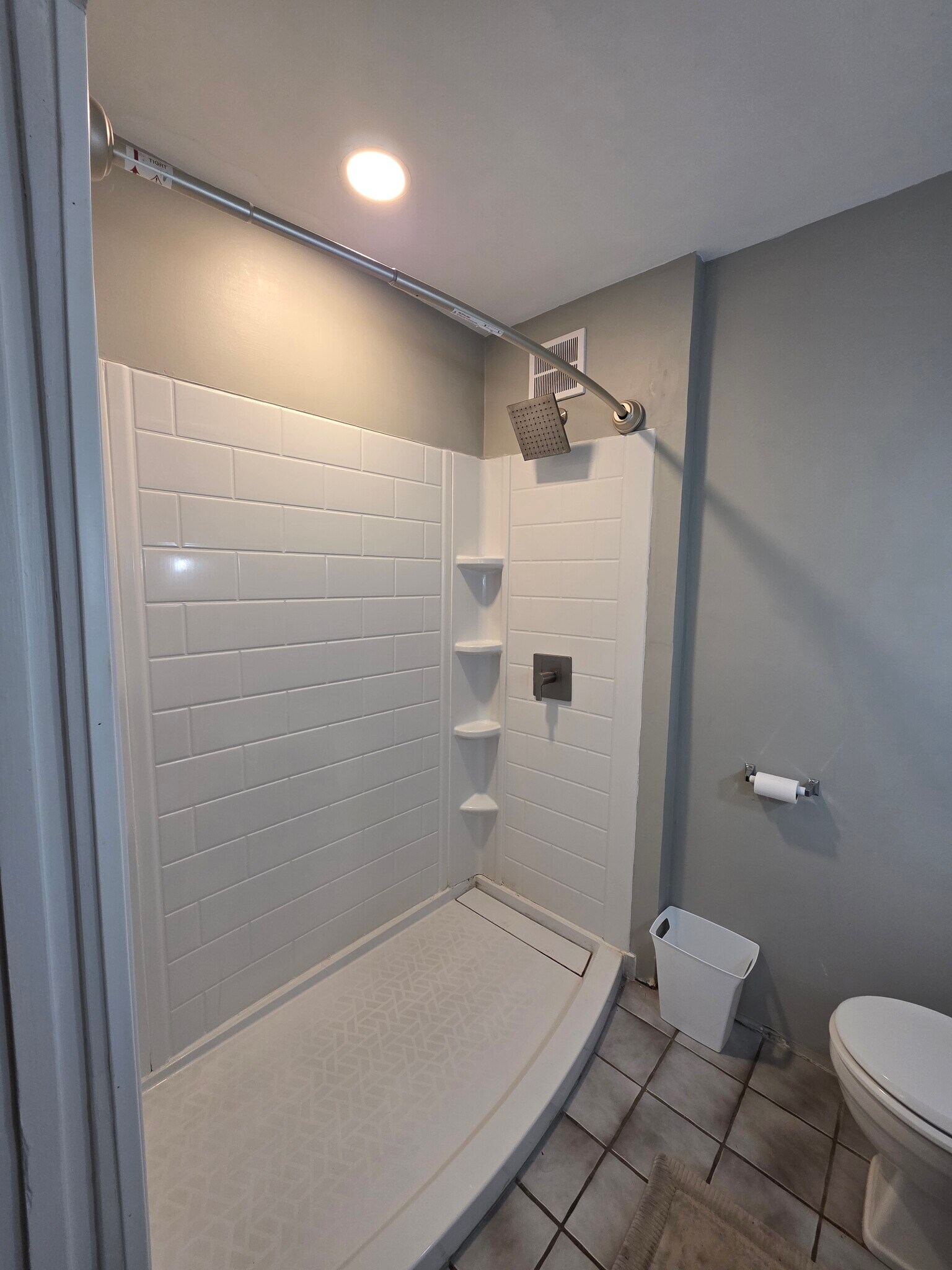 Bathroom - 220 E Oakland Ave