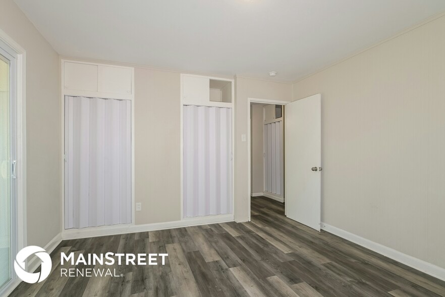 Building Photo - 9930 Duke Dr