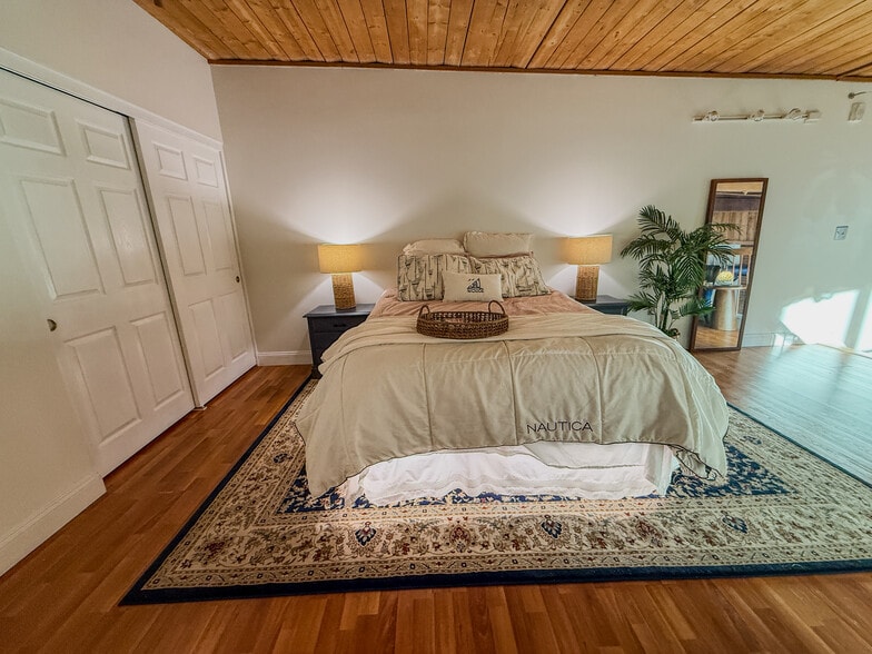 Building Photo - 494 Woonasquatucket Ave