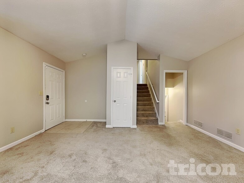 Building Photo - 4684 Woodglen Ct