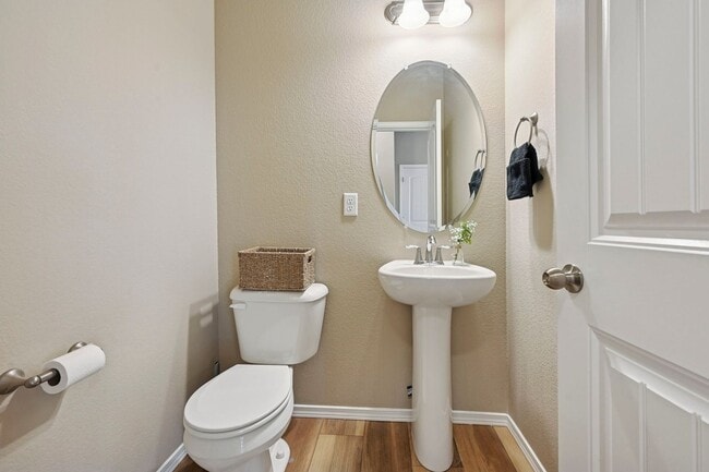 Building Photo - 3 Bed 2 bath house off of N Carefree!