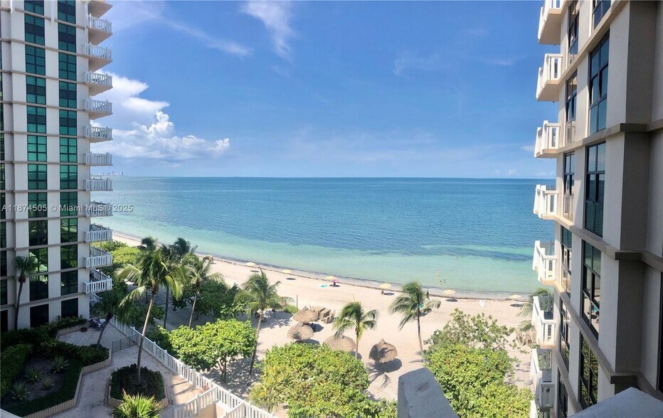 Building Photo - 1111 Crandon Blvd