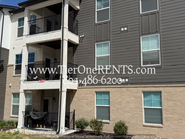 Building Photo - NO DEPOSIT option for qualified renters