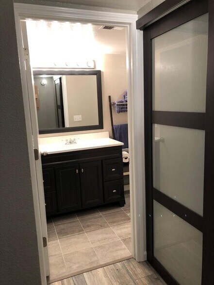 Building Photo - 7395 E Eastman Ave