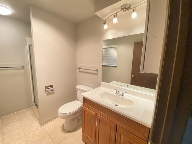 Building Photo - 3 bedroom 2 Bath home - Knoll Heights - Gr...