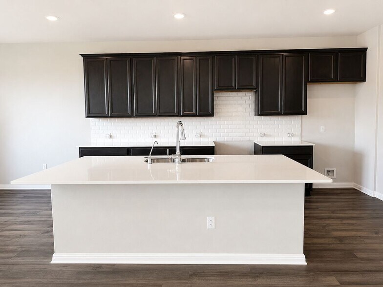 Building Photo - 2441 Danbury Ln