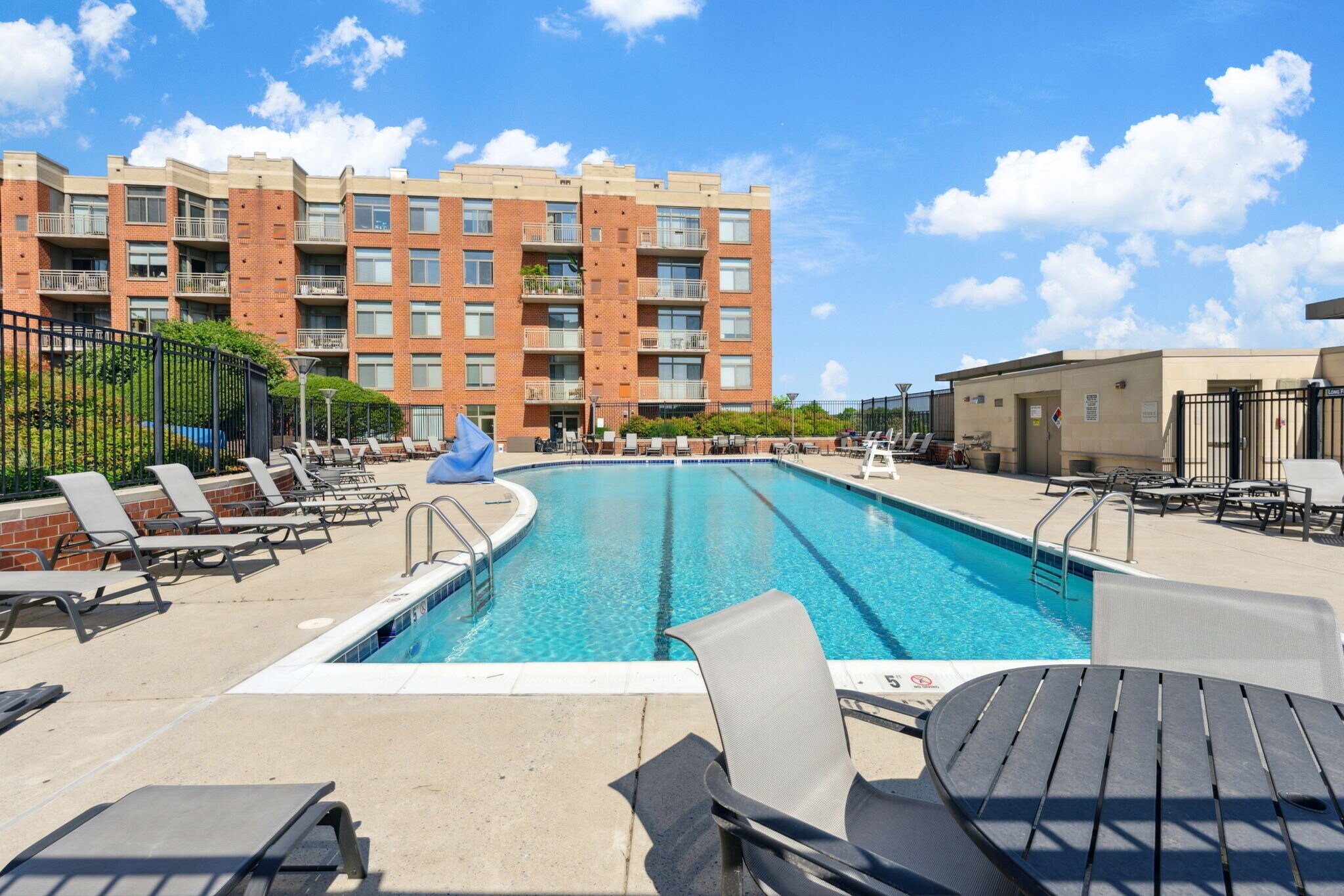 Building Photo - 3650 S Glebe Rd