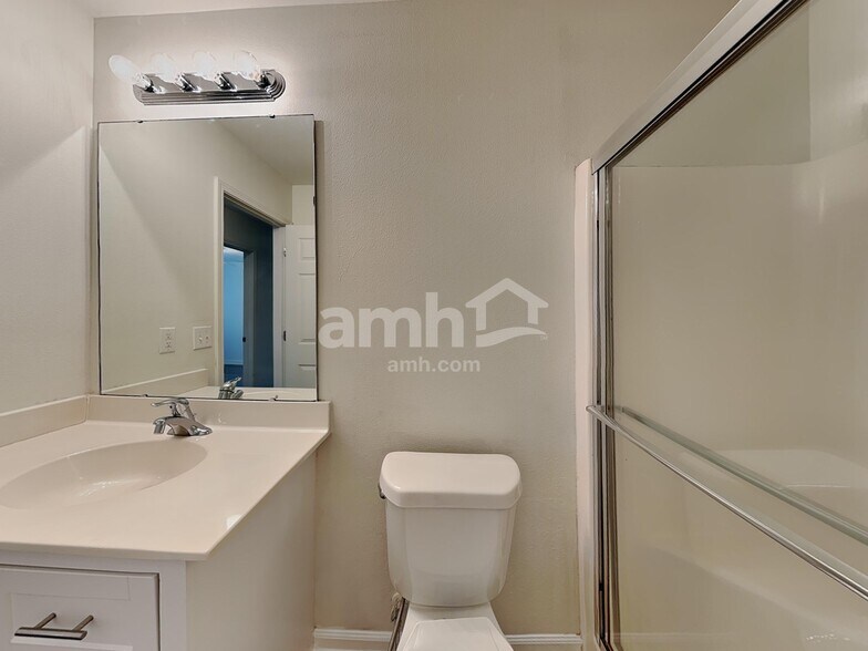 Building Photo - 440 Tortoise Ln