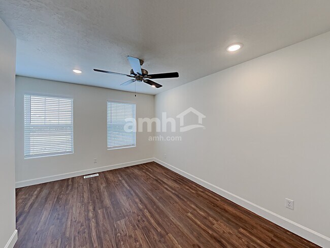 Building Photo - 6088 S Jordan Pkwy W