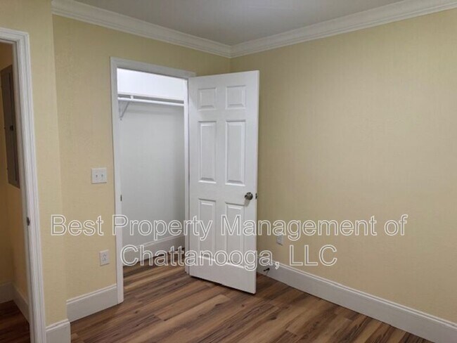 Building Photo - 5281 Usher Dr