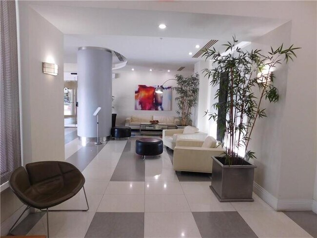 Building Photo - 3001 S Ocean Dr