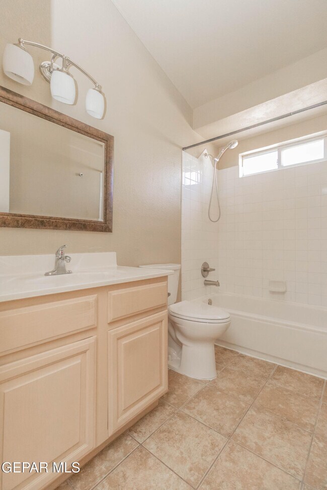 Building Photo - 1325 John Ring Ln