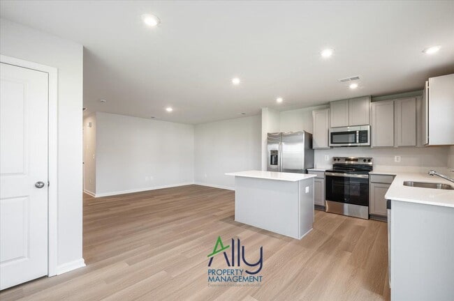 Building Photo - 54 Sophie Kathryn Dr