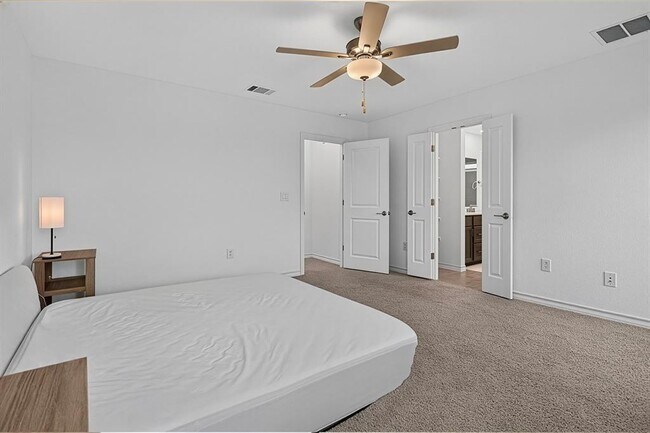 Building Photo - 2911 St Regis Dr