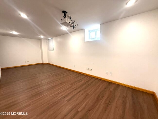 Building Photo - 28 Warbler Rd